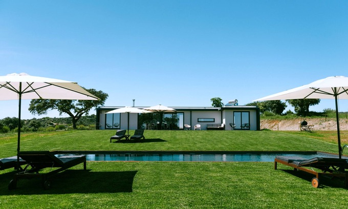 Montargil Casa | MONTE DA FIFAS Countryside house with a pool and a magnificent view over the dam