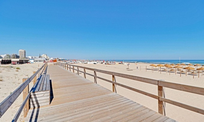 Vila Real Santo Antonio Apartamento | Monte Gordo Beachview 2 by Homing