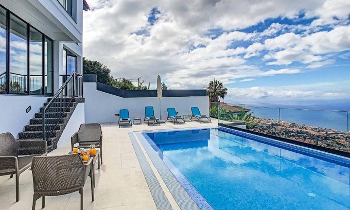 Monte Villa | Monte White House