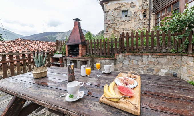 Fresnedo Casa | Montegrande, casa de alta montaña rodeada de un paisaje idílico
