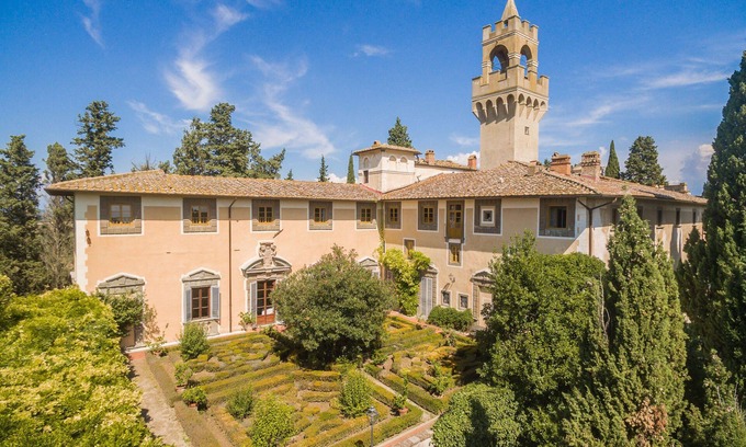 Montegufoni Otro | Castle Apartment en Montegufoni con 3 habitaciones, capacidad 6