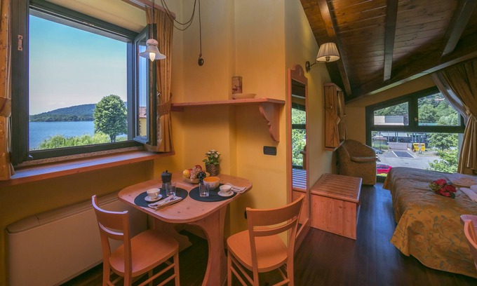 Ternate Apartamento | Montelago Relax By the Lake 2, Ternate, Italia