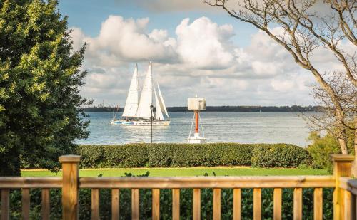 Cowes Casa | Monterey Egypt Point