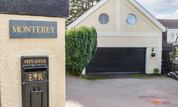 Torquay Cabaña | MONTEREY MEWS, family friendly, character holiday cottage in Torquay