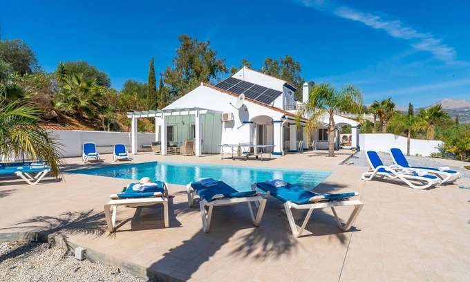Viñuela Villa | Monterosa Viñuela by Ruralidays