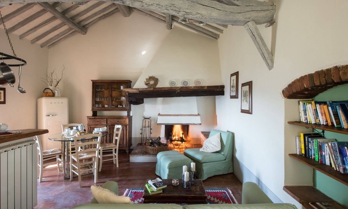 Sovicille Otro | Montestigliano, una auténtica casa de campo en el corazón de la Toscana, es un oasis de paz y belleza que ofrece a sus huéspedes residencias refinadas y una vista encantadora