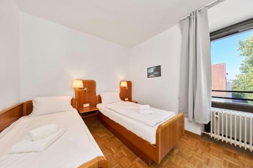 Straubing Apartamento | Monteurzimmer für bis zu 26 Personen in Straubing low budget mit Gemeinschaftsküche NEU
