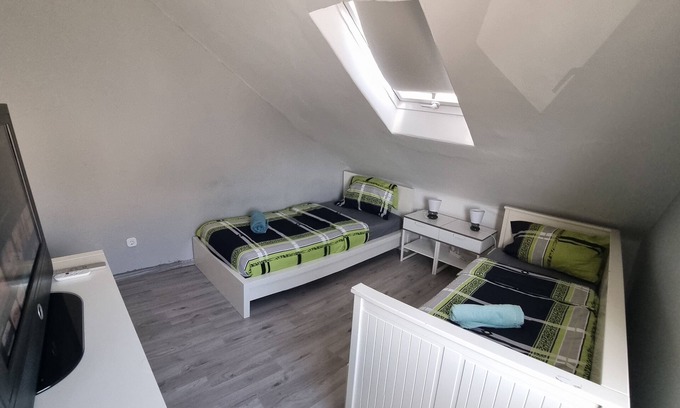 Gelnhausen Apartamento | Monteurzimmer Gelnhausen, Ferienwohnung, Auch für Große Gruppen, Nähe Frankfurt