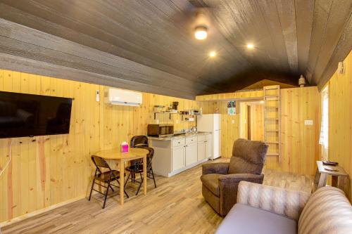 Montezuma Casa | Montezuma Cabin Rental with Fire Pit and Grill Access!