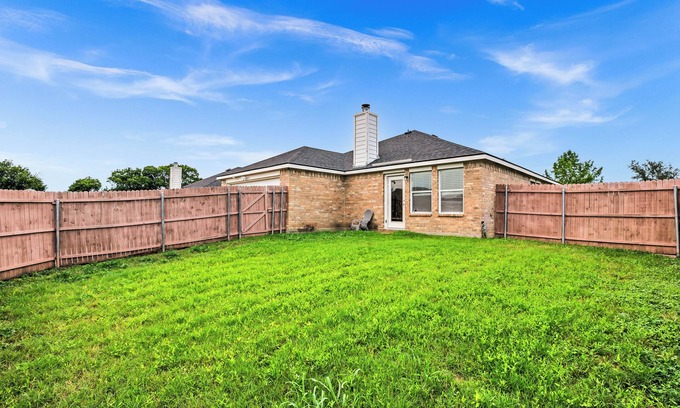 Lancaster Casa | Monthly Mid Term Rental In Lancaster, TX