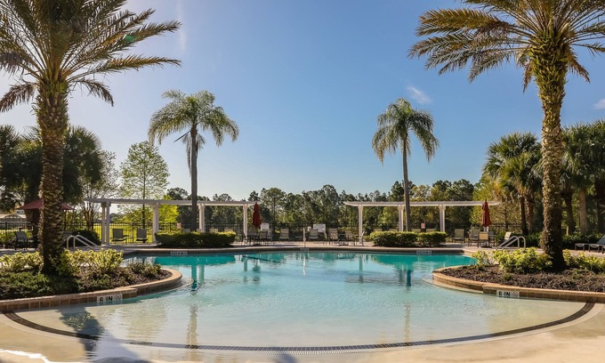 Watersong Casa | Monthly Rates | Grand 6 BDR Estate in Watersong