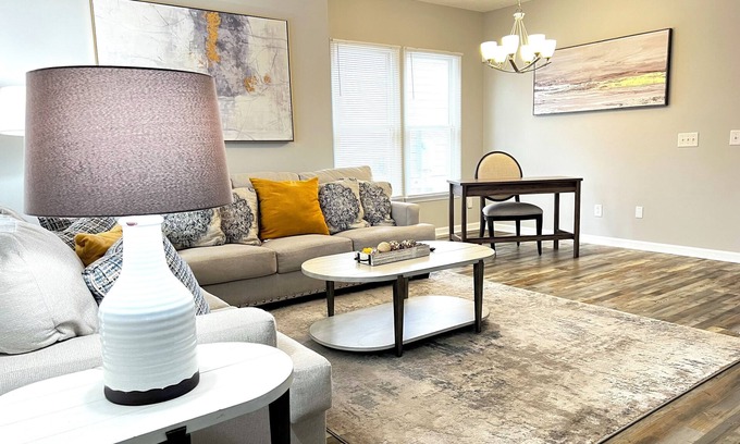 Greensboro Casa | Monthly Rental: 2 Bed 2 Bath in Greensboro