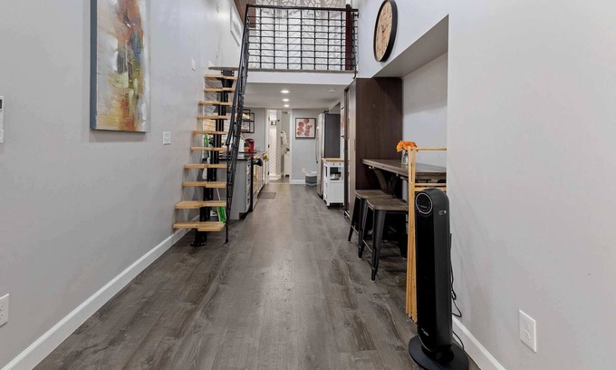 Barths Apartamento | Monthly Rental- Bright loft in Wheat Ridge