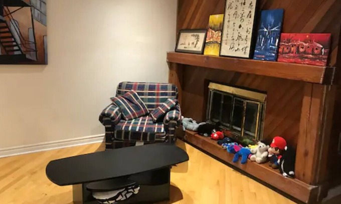 Cote-Saint-Paul Apartamento | Montreal Living Entire Apartment w/parking - 10 from Downtown