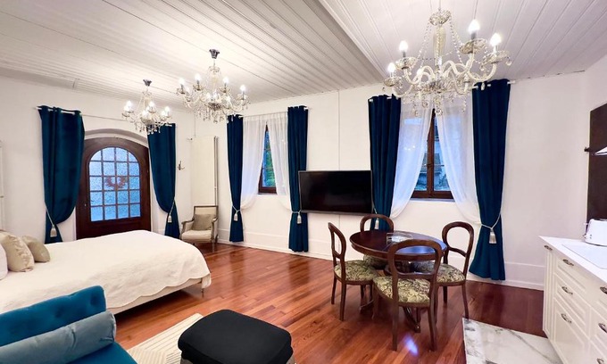 Montreux Apartamento | Montreux Castle | Charming Lake View Studio