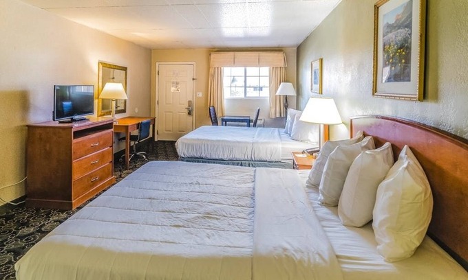 Montrose Hotel | Montrose Valley Lodge