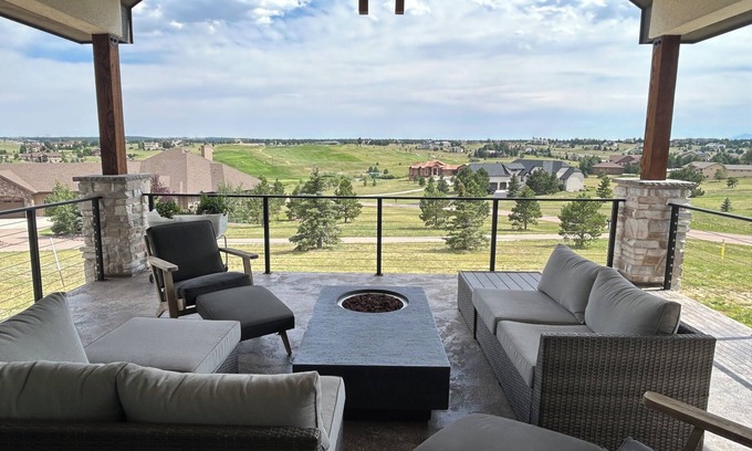 Monument Casa | Monument Majesty - Luxury Home w/Mountain ViewsnSpacious 4-bedroom modern house