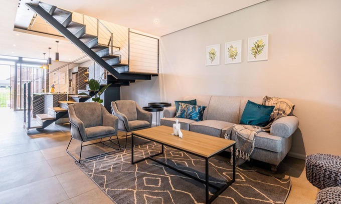 Salt Rock Apartamento | Moody Modern Coastal Forest Condo