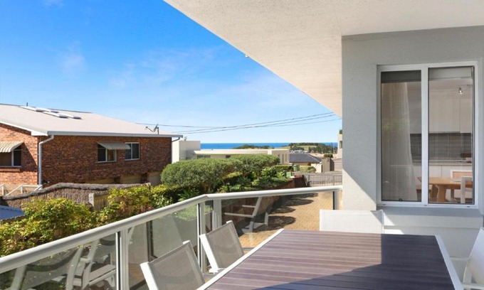 Terrigal Casa | Moon Glow Views, Short Walk To Beach Accom Holidays