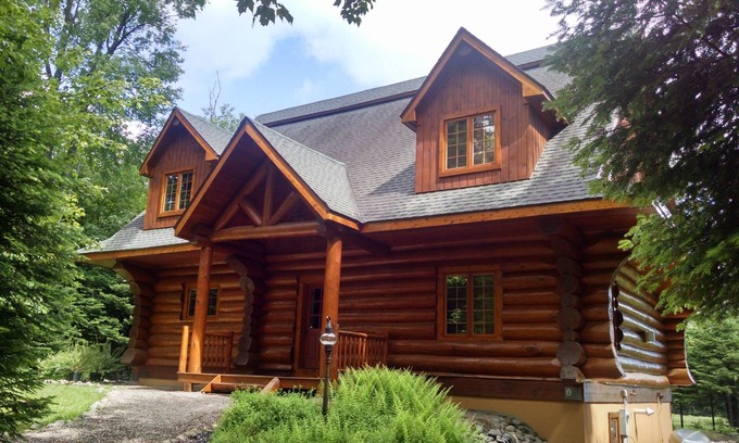 Thendara Casa | Moon Over Moose Luxury Vacation Waterfront Log Home - 5 bd septiembre / octubre disponible