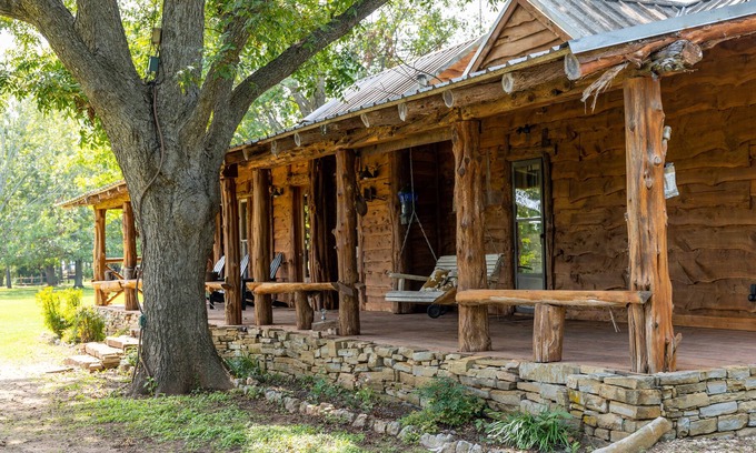 Satin Casa | Moon River Ranch - Farm House