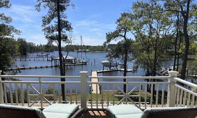 Oriental Casa | Mooncatcher's - exquisite waterfront home!