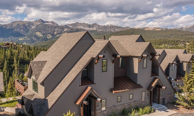 Saddle Ridge Casa | Moondance Chalet | Ski-In/Out Saddle Ridge | Hot Tub | 7 Min Drive to Resort