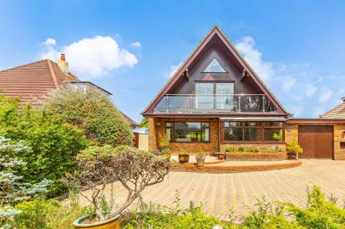Christchurch Casa | Moongate