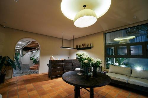 Pleiku Hotel | MOONLIGHT Homestay & Hotel