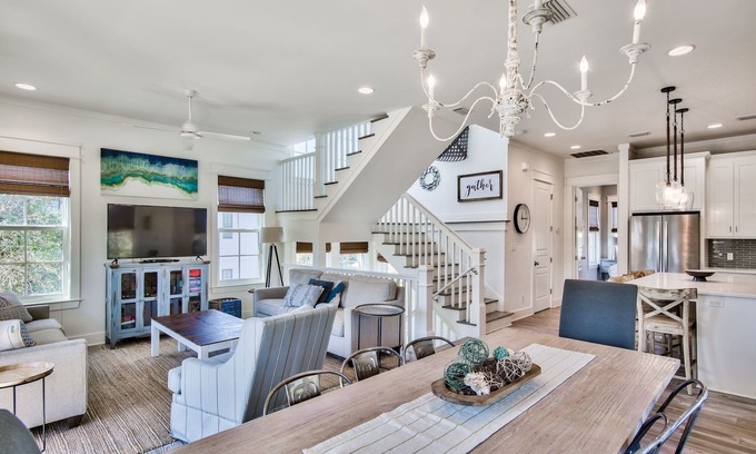 SeaNest Village Casa | Moonlight Mile- Dog Friendly- 4 Bikes!- Golf Cart!