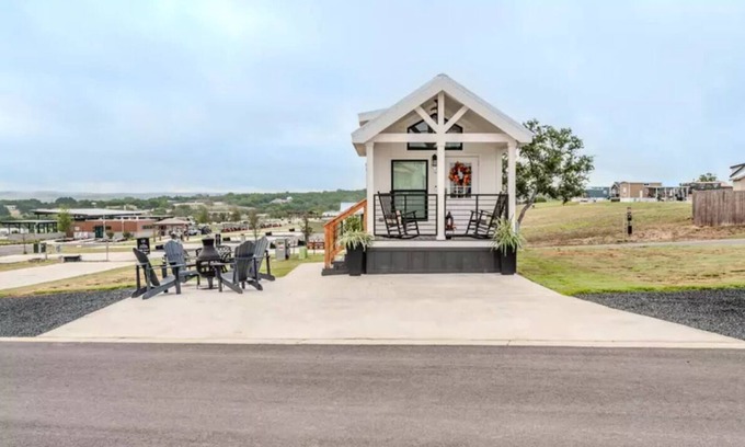 Fredericksburg Complejo | Moonlight Views - Tiny Home #54 Welcome to enchanting getaway in Fredericksburg