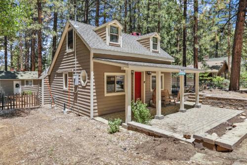 Summit Estates Chalet De Esquí | Moonridge R n R- Cozy Single Level Central Chalet Home
