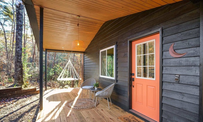 Ellijay Cabina | Moonrise Retreat with Spa, Fire Pit, 8 min to Town
