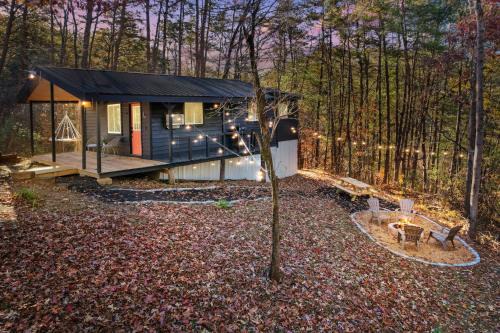 Ellijay Casa | Moonrise Retreat with Spa Fire Pit 8 min to Town