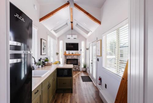 Apple Valley Casa | Moonrise Tiny Home