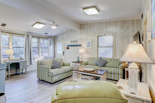 Folly Field Casa | Moonshell 3
