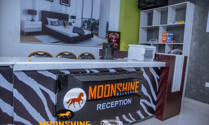 Eldoret Cama Y Desayuno | Moonshine Walkers
