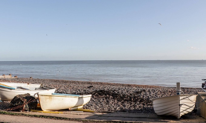 St Margaret's at Cliffe Cabaña | MOONSTONE LODGE, pet friendly in St Margaret's At Cliffe