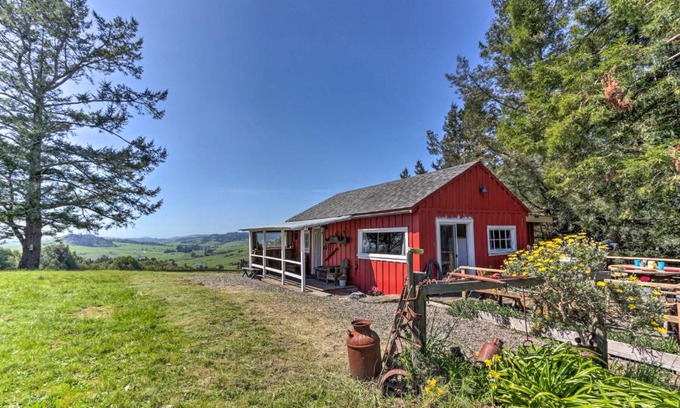 Freestone Casa | Moonview Ranch on 20 Acres in Sonoma County!