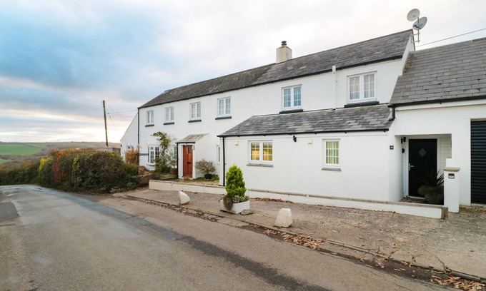 Littleham Cabaña | MOORCREST, romantic, character holiday cottage in Bideford