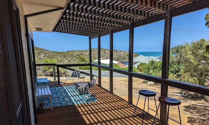 Guilderton Casa | Moore River & Ocean Views House