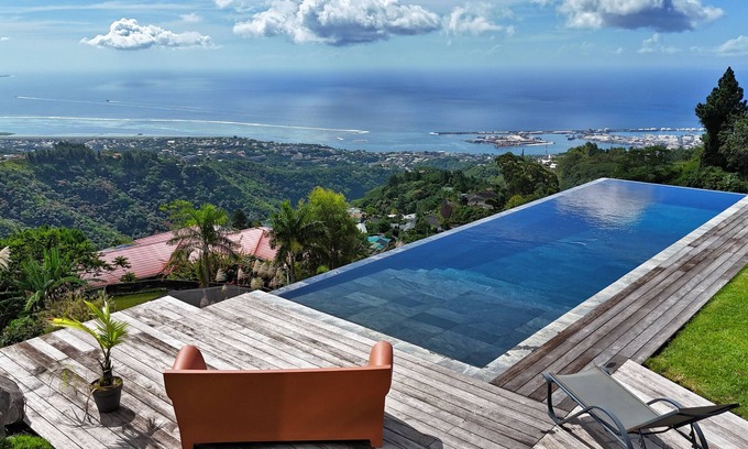 Faaa Casa | Moorea Horizon – Studio with Panoramic View and Pool