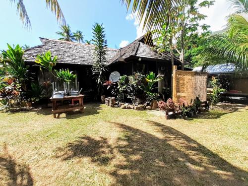 Moorea-Maiao Casa | MOOREA - Local Spirit Family 3
