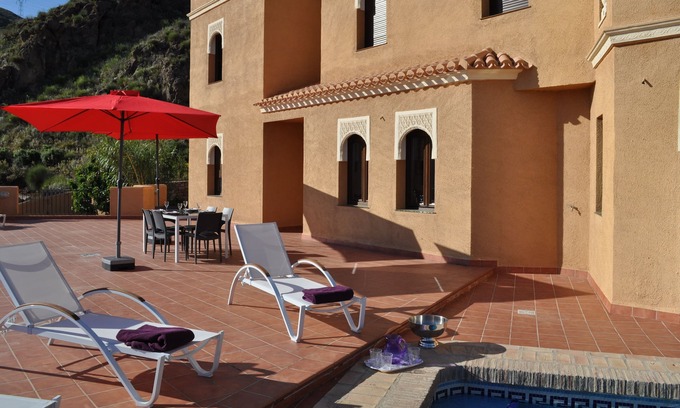 Turre Casa | Villa morisca con vista panorámica, piscina privada, tranquila, a 15 km de las playas.