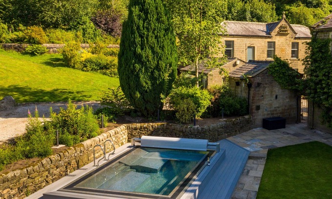 Foulridge Casa | MOORLANDS, family friendly, luxury holiday cottage in Foulridge