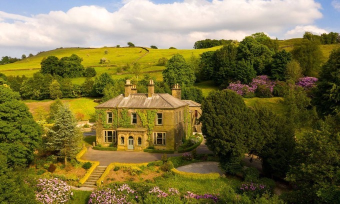 Foulridge Cabaña | MOORLANDS MANOR, family friendly, luxury holiday cottage in Foulridge
