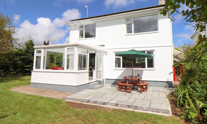 Penryn Casa | MOORSTONE, family friendly, with open fire in Mabe
