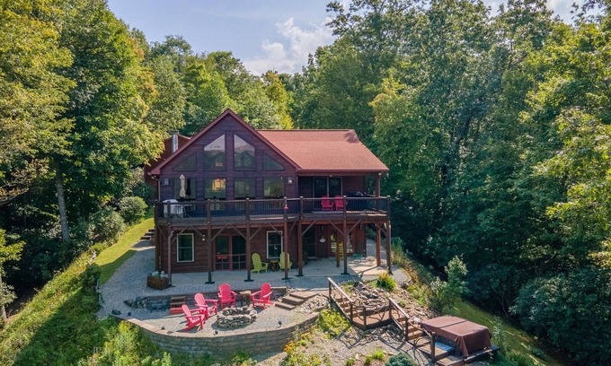 Bryson City Cabina | Moose Cabin- Luxury with Amazing Views
