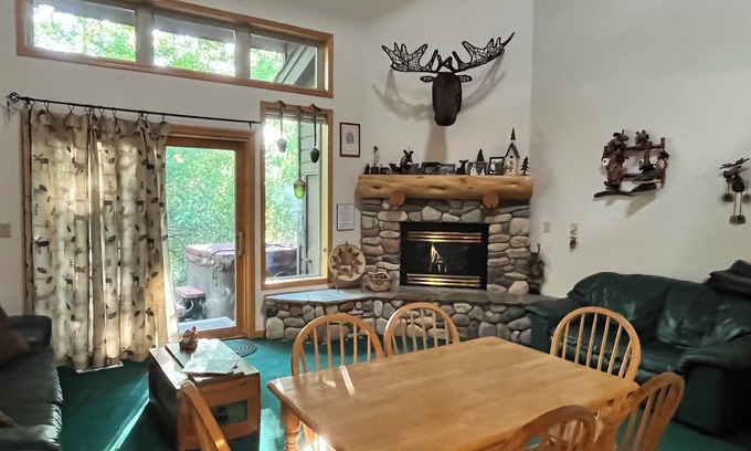Red Lodge Casa | "Moose Hollow" en Red Lodge Mountain Country Club Estates (Unidad Creekside # 6C)