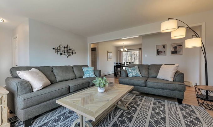 Salsbury Cove Casa | Moose Lodge 3 BR - New Renovation w/Pondside View